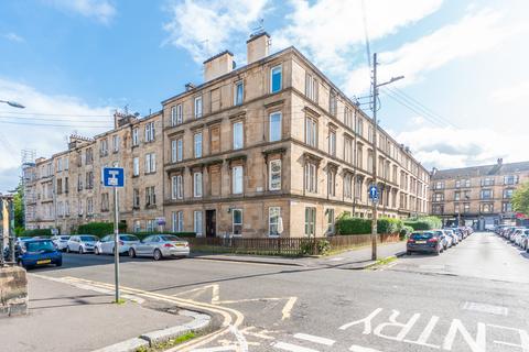 1 bed property, in Roslea Drive, £134,000