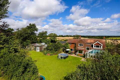 4 bed property, in Hattingley Road, £1,250,000