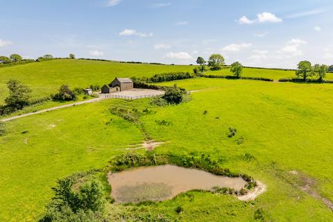 3 bed property, in Neuaddlwyd, £650,000