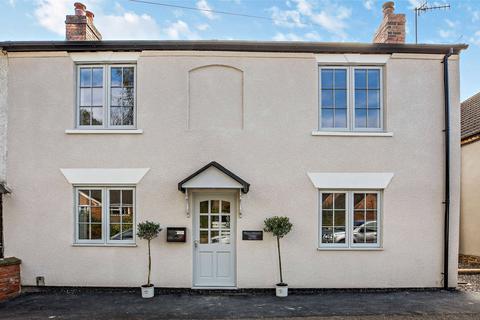 3 bed property, in Ludlow Road, £325,000