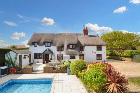 4 bed property, in Lytchett Matravers, £850,000