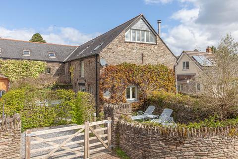 3 bed property, in Stoke Fleming, £500,000