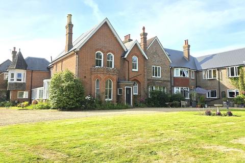 3 bed property, in Ninfield Road, £350,000