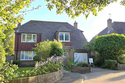 3 bed property, in Denbigh Close, £475,000