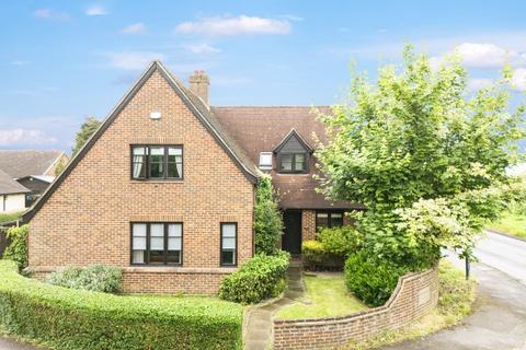 4 bed property, in Roughtallys, £860,000