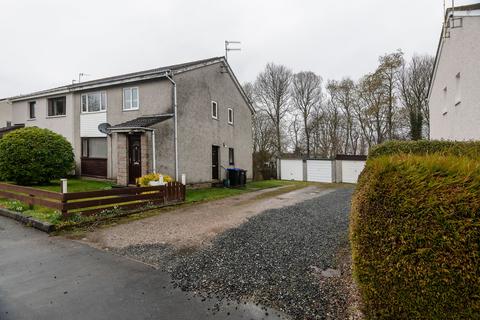 2 bed property, in Teal Street, £95,000
