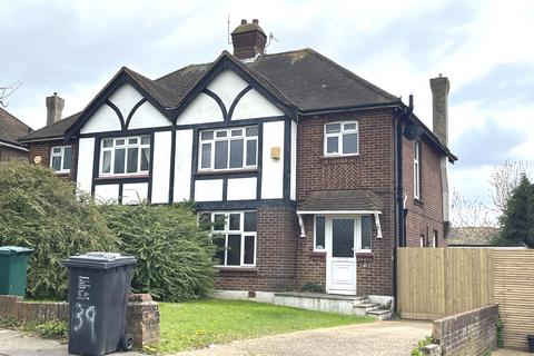 3 bed property, in King George Vi Drive, £599,950