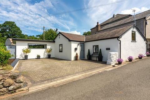 2 bed property, in Glan Conwy, £300,000