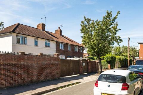 6 bed property, in Heathstan Road, £1,250,000