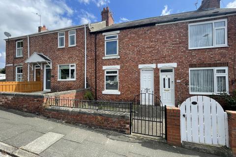 2 bed property, in Wood Street, £59,000