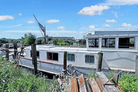1 bed property, in Otterham Quay Lane, £60,000