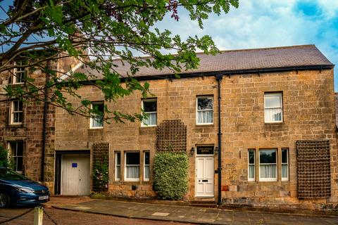 4 bed property, in Greystoke House, £550,000