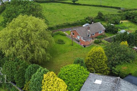 3 bed property, in New Road, £650,000