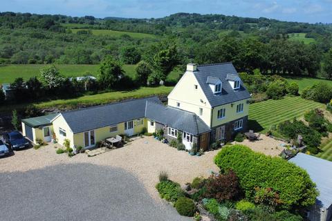8 bed property, in Bwlchllan, £899,950