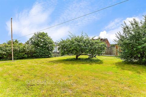 2 bed property, in Pearsons, £350,000