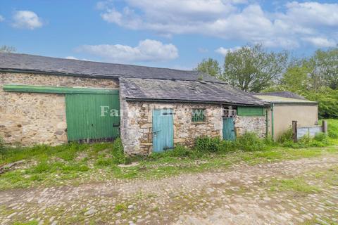 3 bed property, in Carnforth LA5, £475,000