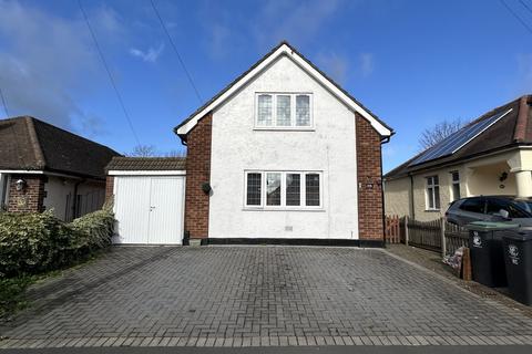 3 bed property, in Monkswood Avenue, £580,000