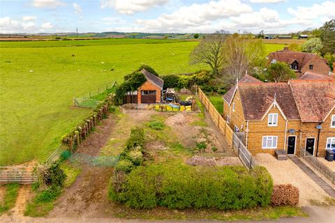 Land, in Banbury Lane, £250,000