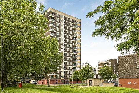 3 bed property, in De Beauvoir Estate, £400,000
