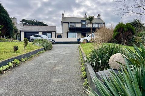 3 bed property, in Ednyfed Hill, £285,000