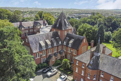 3 bed property, in The Ridgeway, £2,000,000