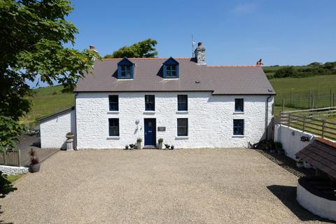 5 bed property, in Blaencelyn, £825,000