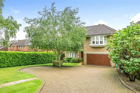 5 bed property, in Barnet Road, £1,995,000