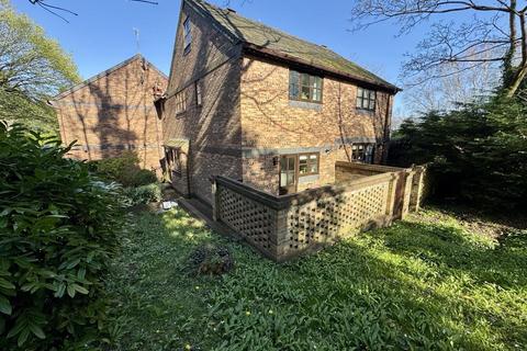 2 bed property, in 8 Stable Mews, £230,000