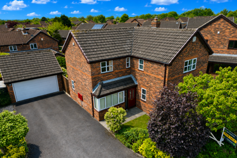 5 bed property, in The Hoskers, £440,000