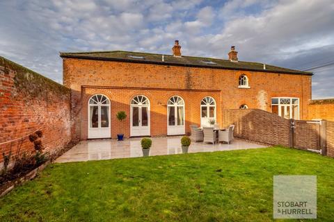 3 bed property, in The Coach House, £375,000