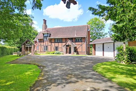 4 bed property, in Meer End Road, £975,000