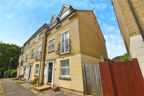 4 bed property, in The Pastures, £450,000