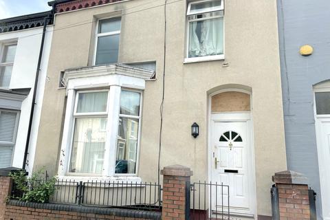 5 bed property, in Heyes Street, £170,000