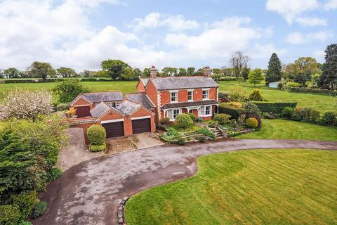 4 bed property, in Smannell, £875,000