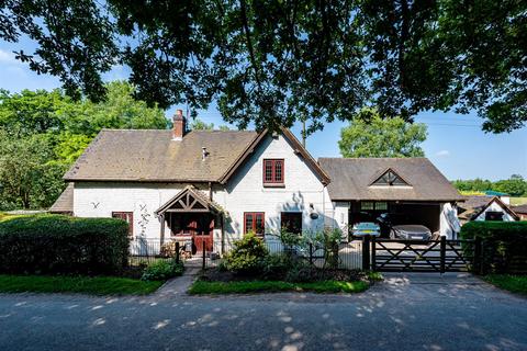 4 bed property, in Sweet Turf Cottage, £595,000
