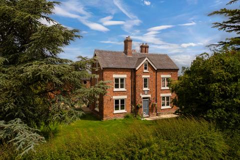 5 bed property, in The FarmhouseFields Farm, £1,100,000