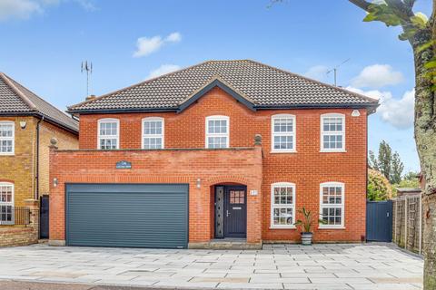 5 bed property, in Bishopsteignton, £798,000
