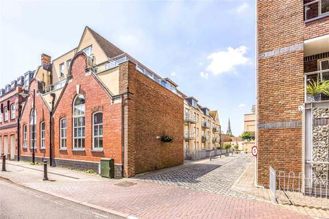 1 bed property, in Shippam Street, £195,000