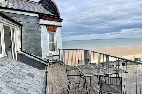 2 bed property, in South Marine Drive, £250,000