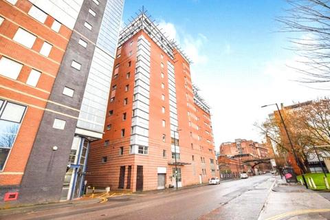 2 bed property, in Princess Street, £174,000