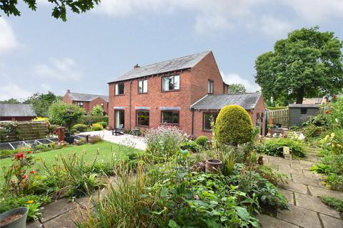 4 bed property, in Village Gardens, £650,000
