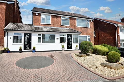 4 bed property, in Sunny Bank Road, £535,000