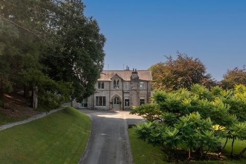 4 bed property, in 1 Arnbarrow, £995,000