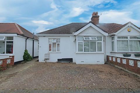 3 bed property, in Oakfield Gardens, £510,000