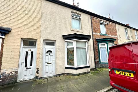 2 bed property, in Holder Street, £72,000