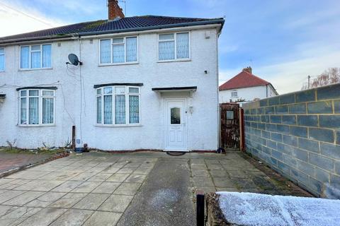 3 bed property, in Tudor Road, £525,000