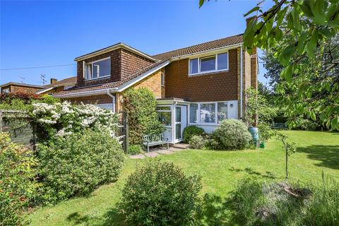 4 bed property, in Greenfields, £650,000