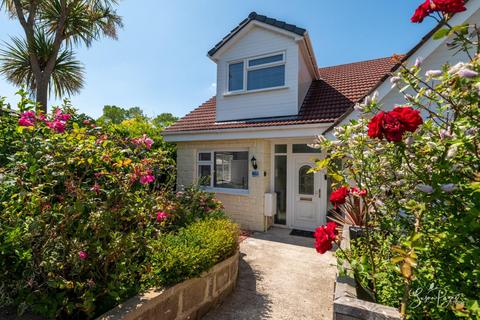 4 bed property, in Strathwell Crescent, £359,950
