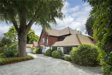 6 bed property, in Coombe End, £2,999,999