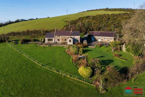 5 bed property, in 2 Properties, £550,000